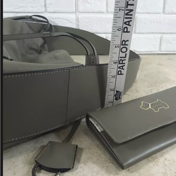 Radley of London leather shoulder bag with matching wallet - Picture 6 of 15